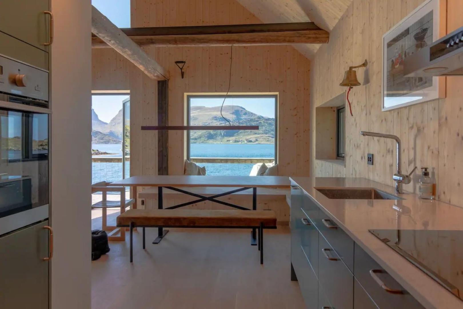 Minkfarmen, Spacious Seaside Cabin With Scenic View Ramberg Ngoại thất bức ảnh